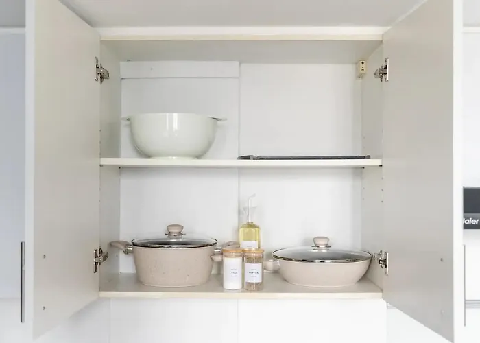 Apartamento Stylish Loft, 65 In Uhdtv W Fast Wifi + Pool & Gym Manila
