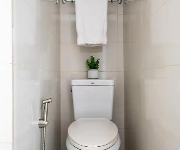 Apartamento Stylish Loft, 65 In Uhdtv W Fast Wifi + Pool & Gym Manila