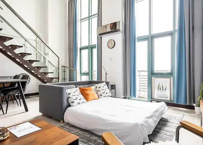 Stylish Loft, 65 In Uhdtv W Fast Wifi + Pool & Gym * Manila
