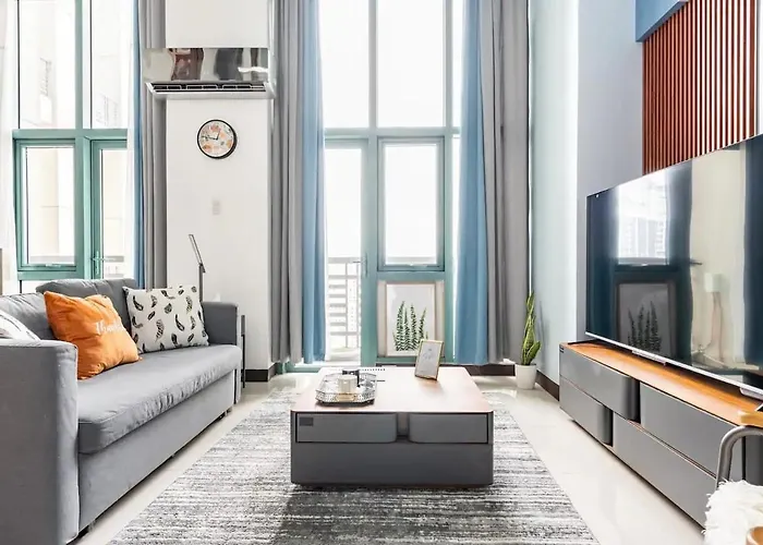 Apartamento Stylish Loft, 65 In Uhdtv W Fast Wifi + Pool & Gym Manila