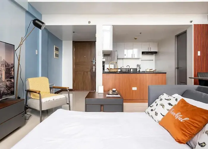 Stylish Loft, 65 In Uhdtv W Fast Wifi + Pool & Gym Manila